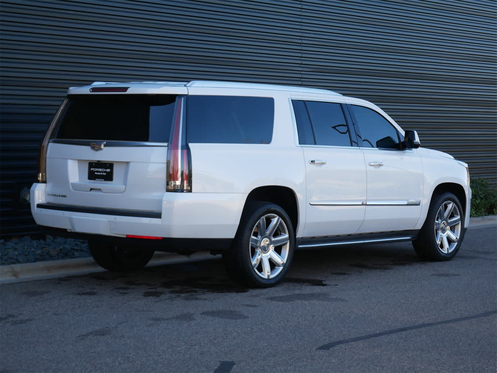 Thumbnail: 2016 Cadillac Escalade - 27