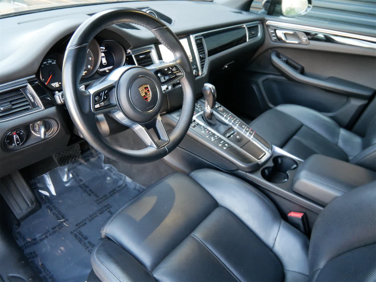 Thumbnail: 2017 Porsche Macan - 4