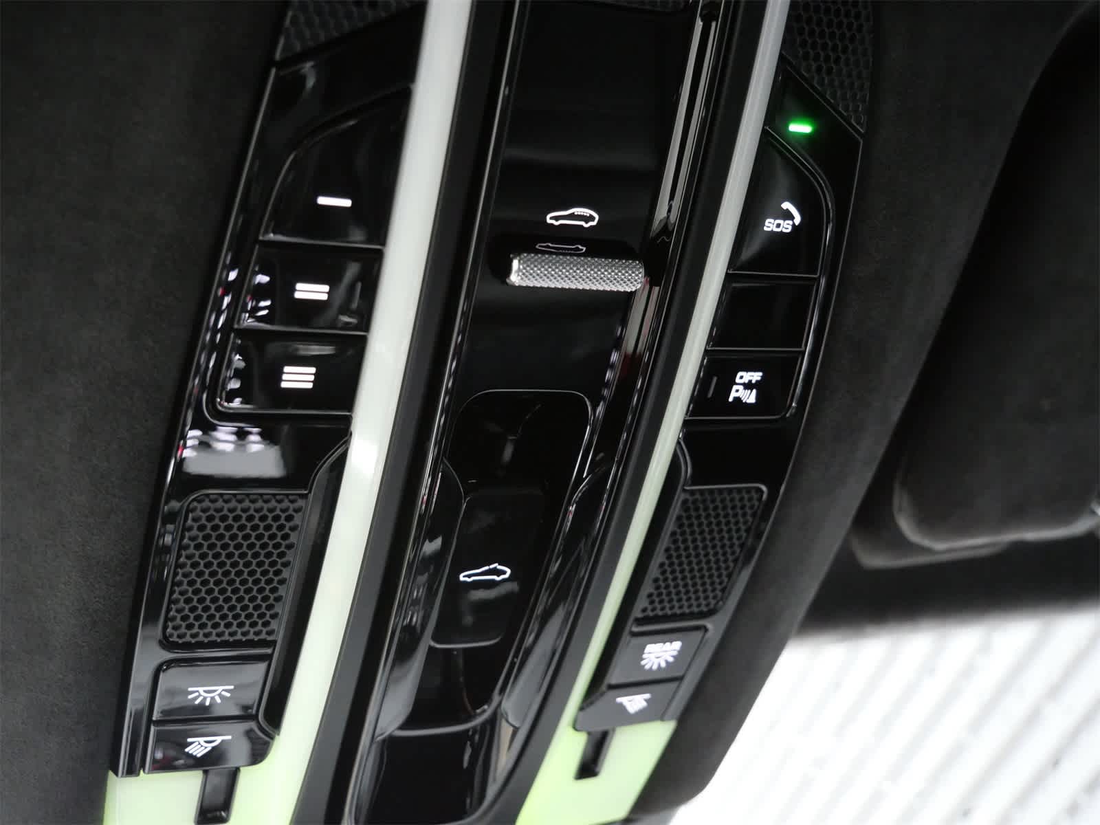 Thumbnail: 2023 Porsche Cayenne - 18