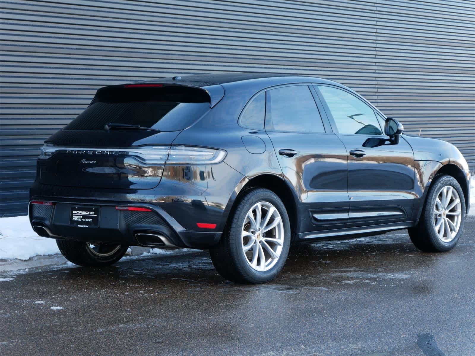 Thumbnail: 2024 Porsche Macan - 24