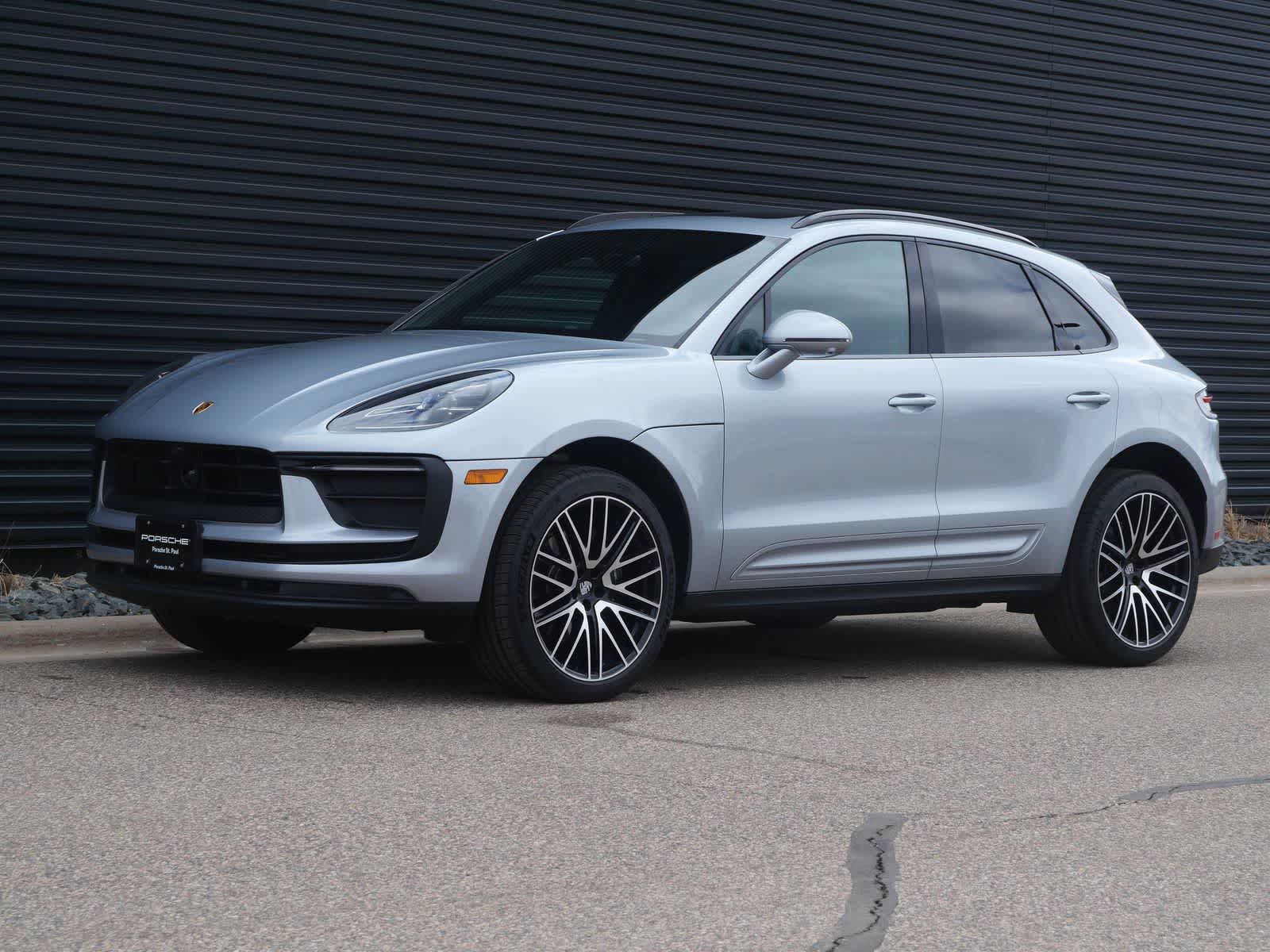 Thumbnail: 2026 Porsche Macan - 1