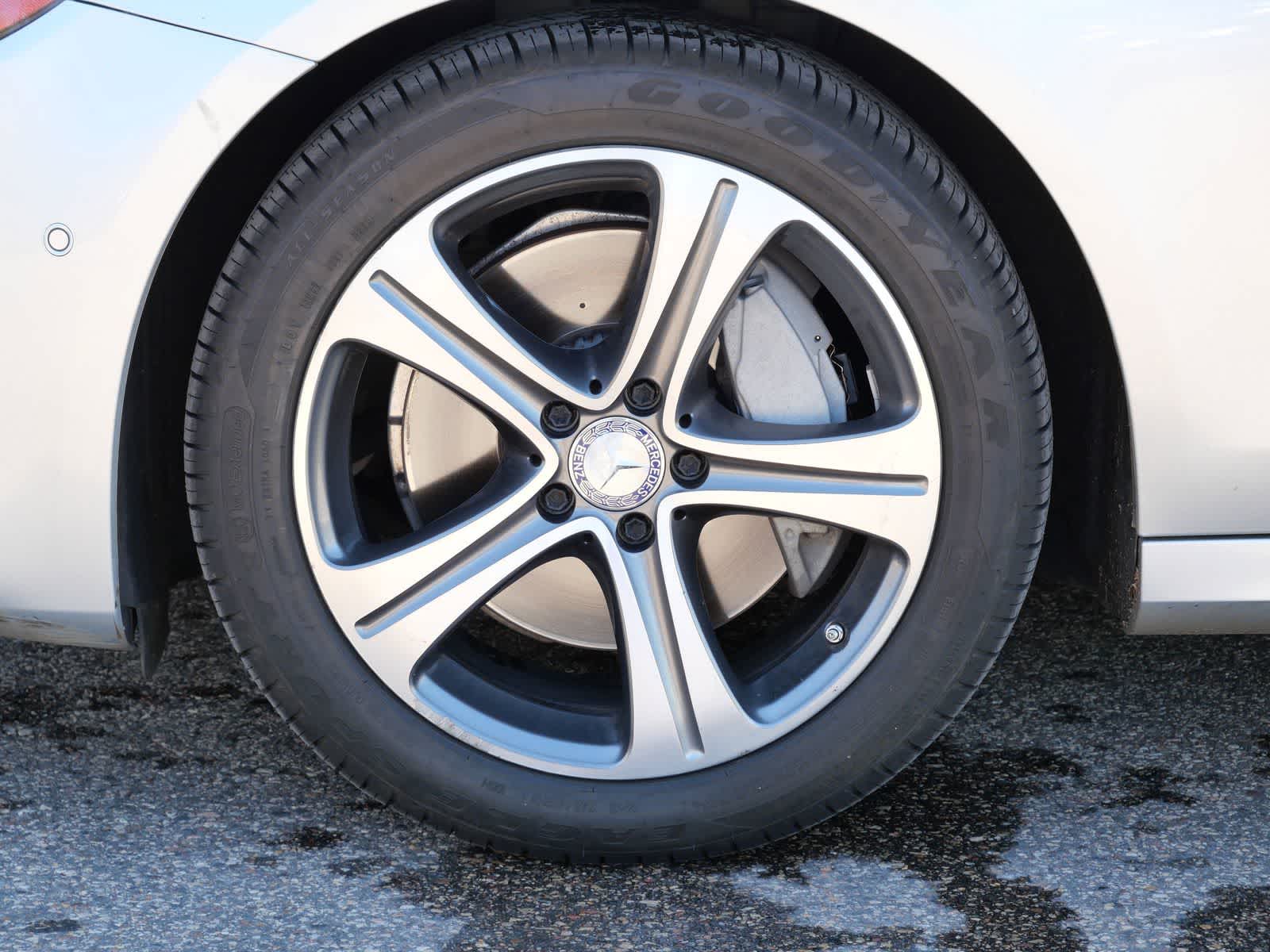 Thumbnail: 2017 Mercedes-Benz E-Class - 7