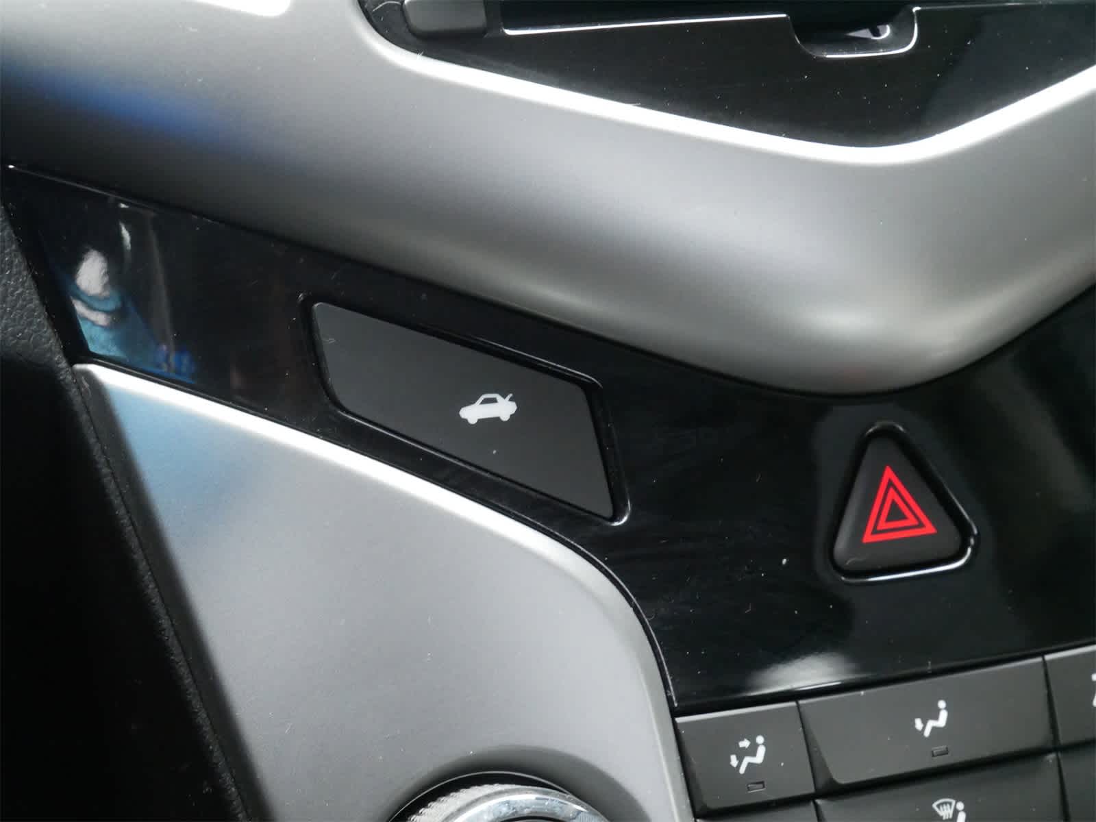 Thumbnail: 2015 Chevrolet Cruze - 22