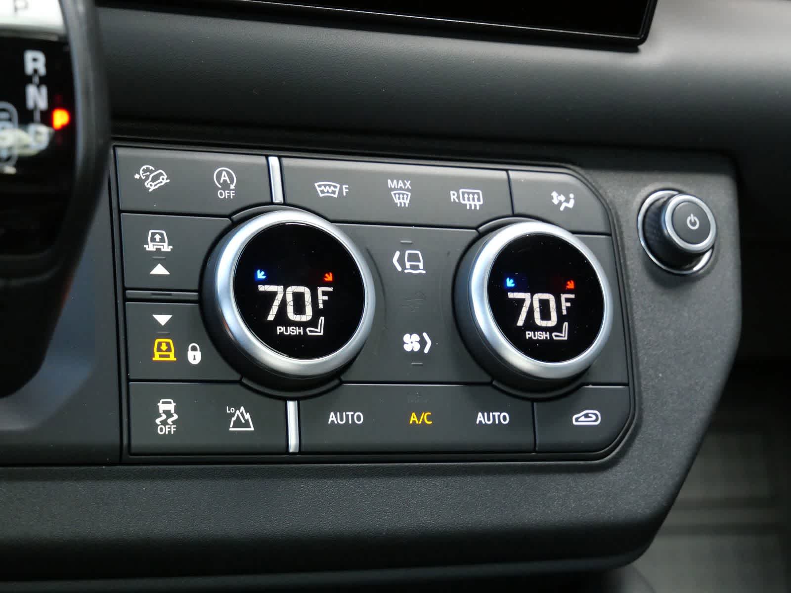 Thumbnail: 2024 Land Rover Defender - 18