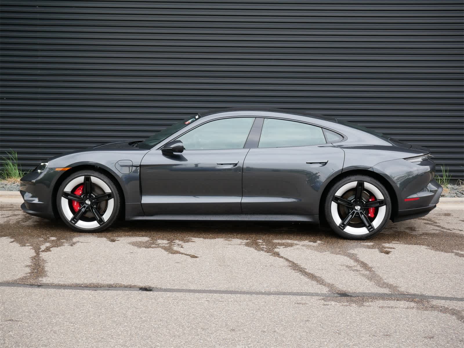 Thumbnail: 2025 Porsche Taycan - 2