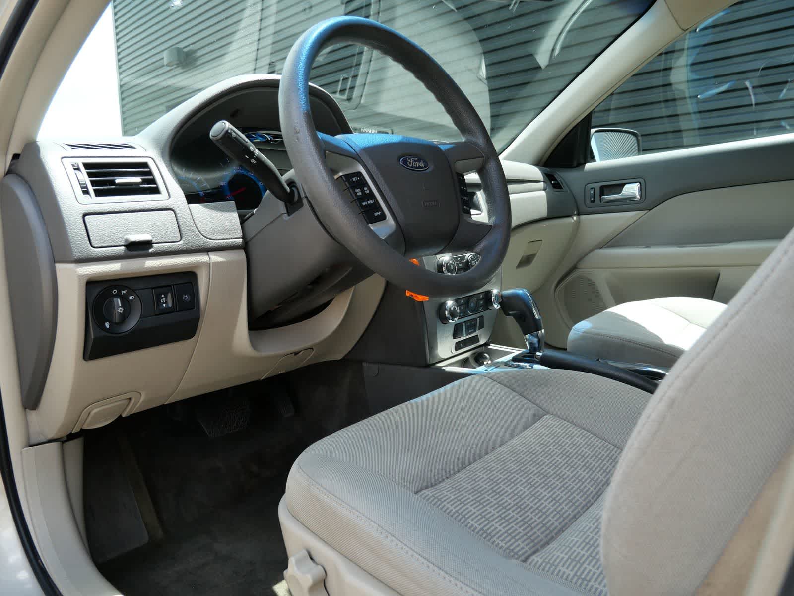 Thumbnail: 2010 Ford Fusion - 4