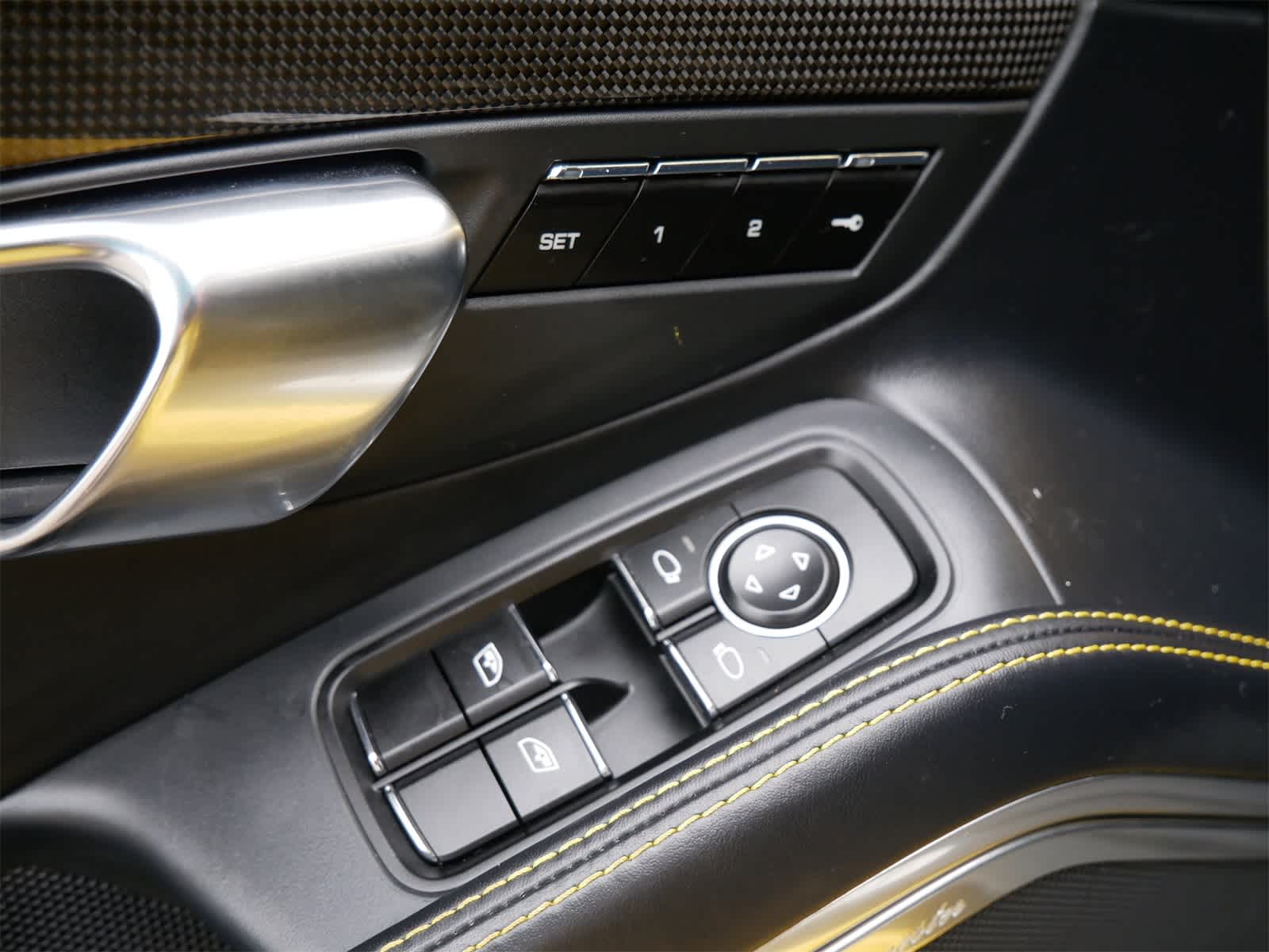2015 Porsche 911 Turbo S 16