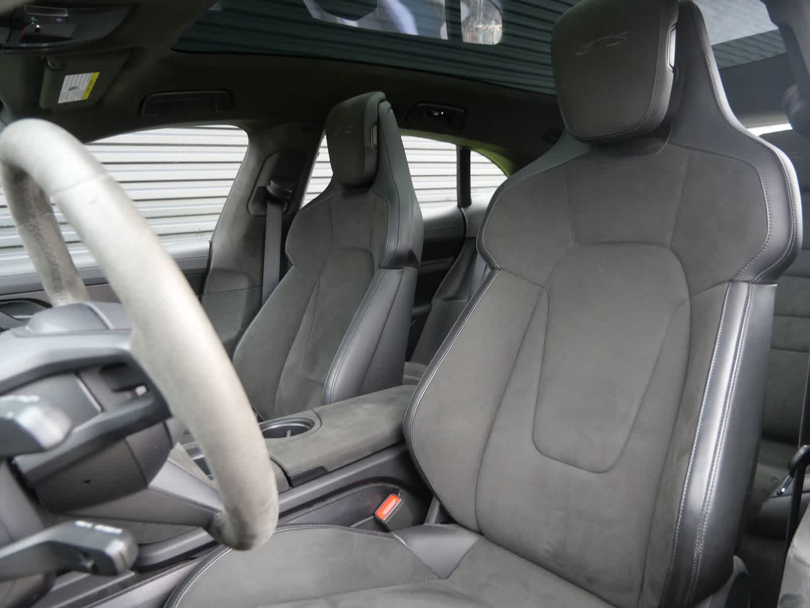 Thumbnail: 2022 Porsche Taycan - 5