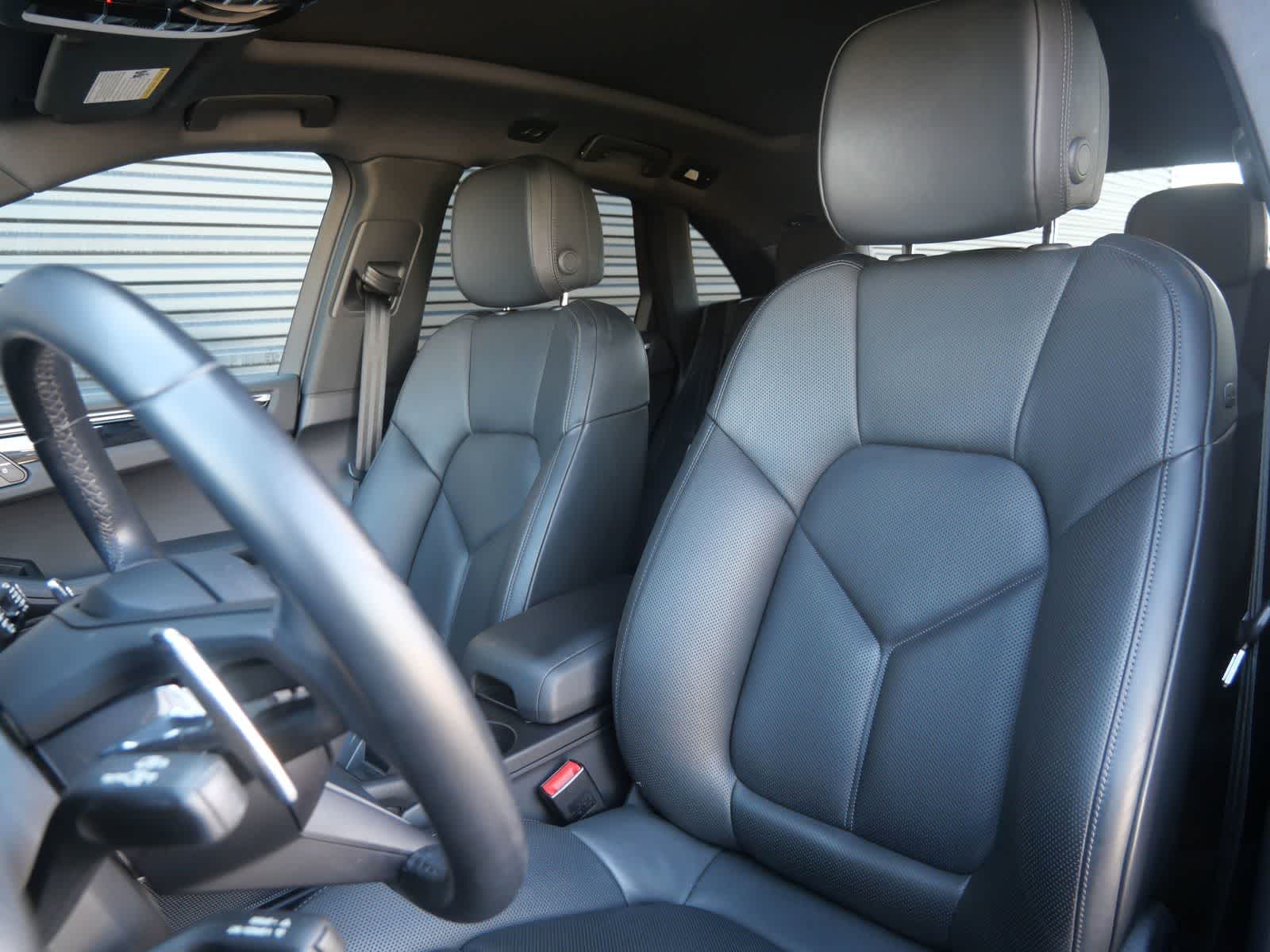 Thumbnail: 2023 Porsche Macan - 5