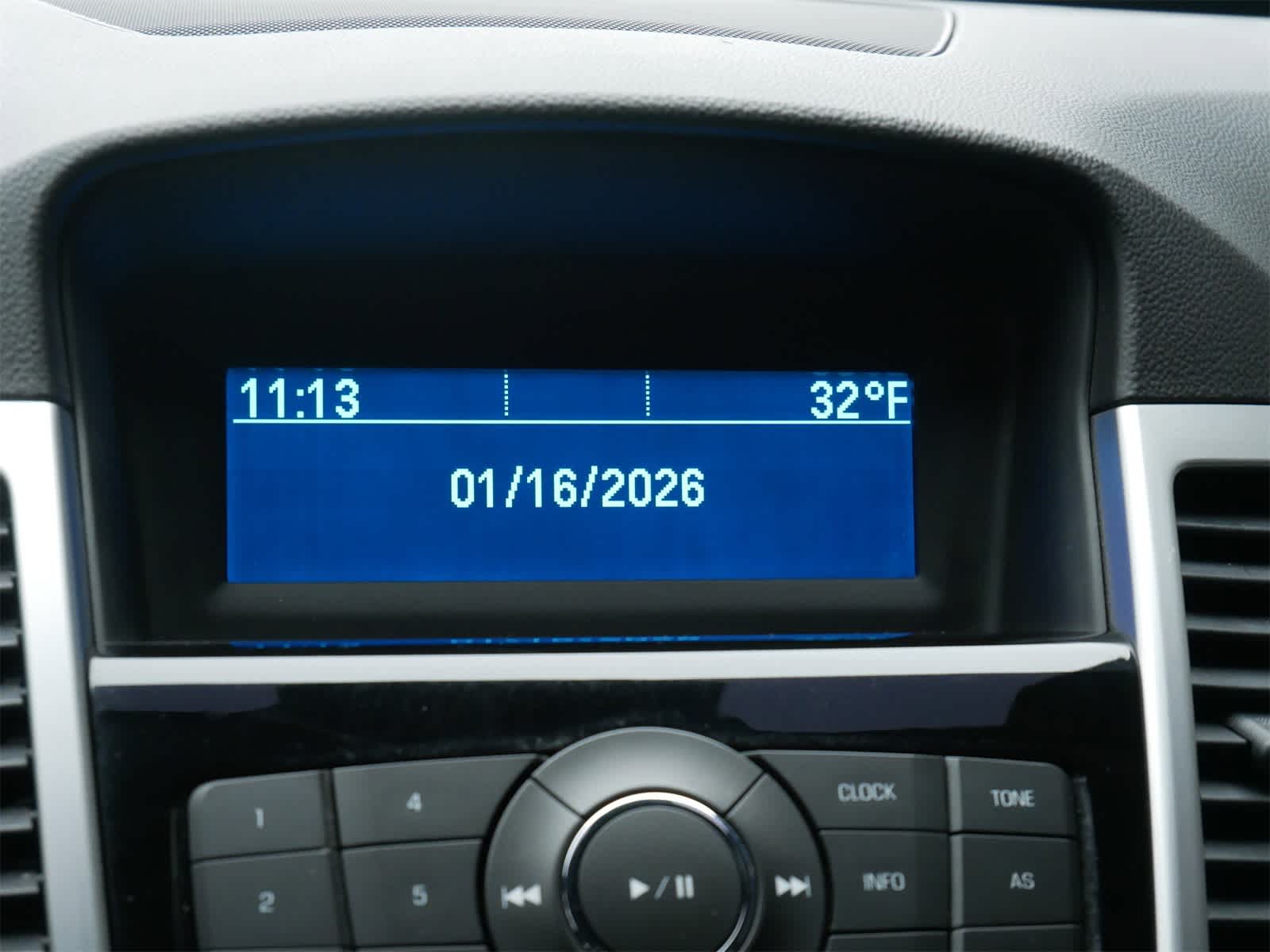 Thumbnail: 2015 Chevrolet Cruze - 20