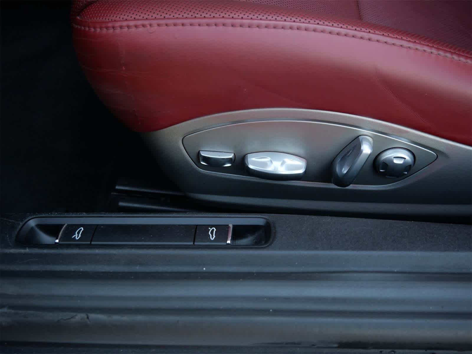 Thumbnail: 2017 Porsche 911 - 11