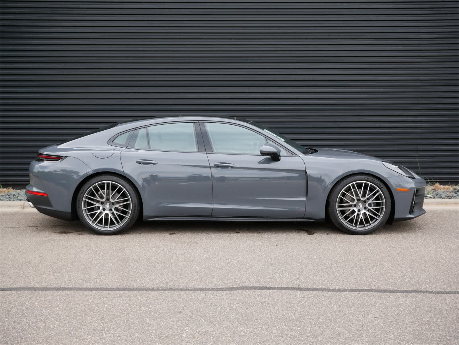 Thumbnail: 2025 Porsche Panamera - 28