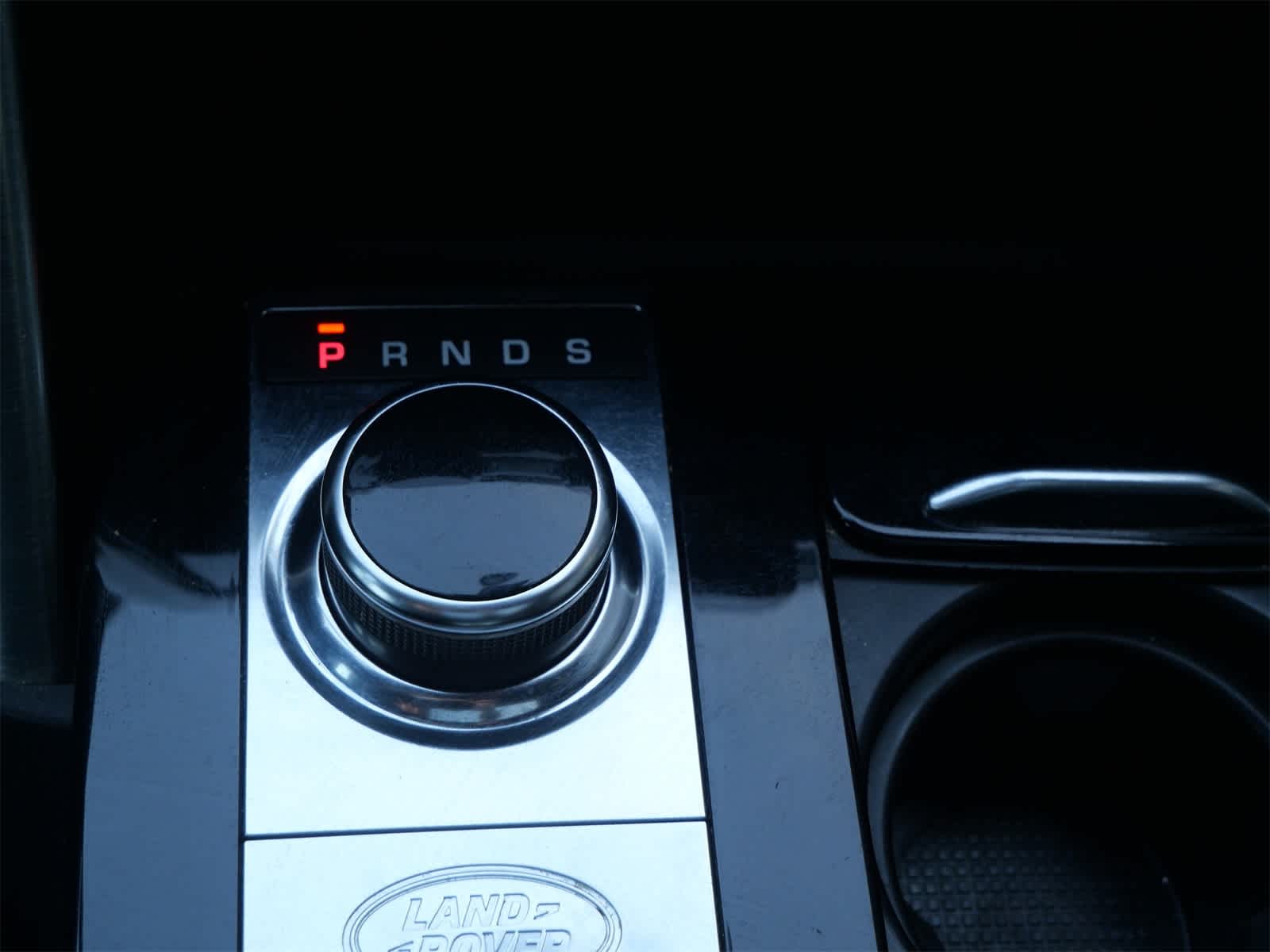 Thumbnail: 2018 Land Rover Discovery - 18