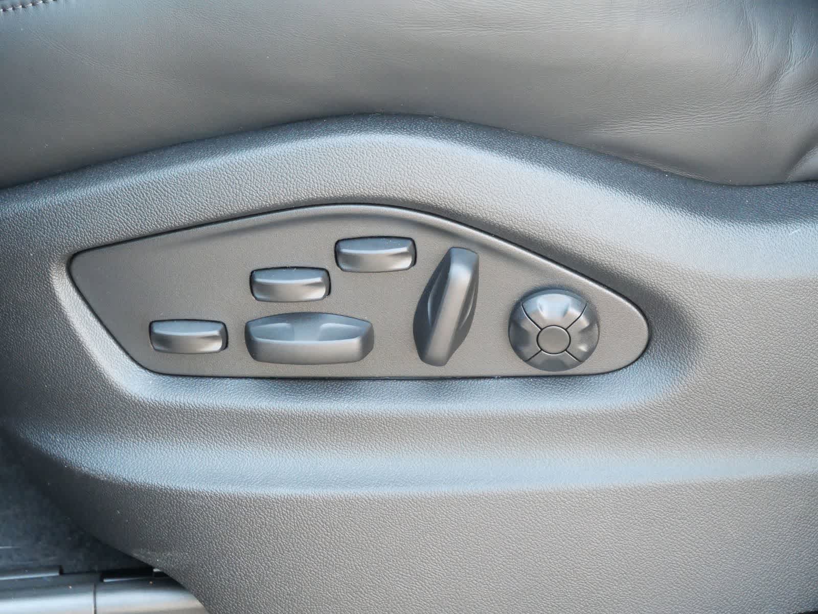 Thumbnail: 2026 Porsche Cayenne - 10