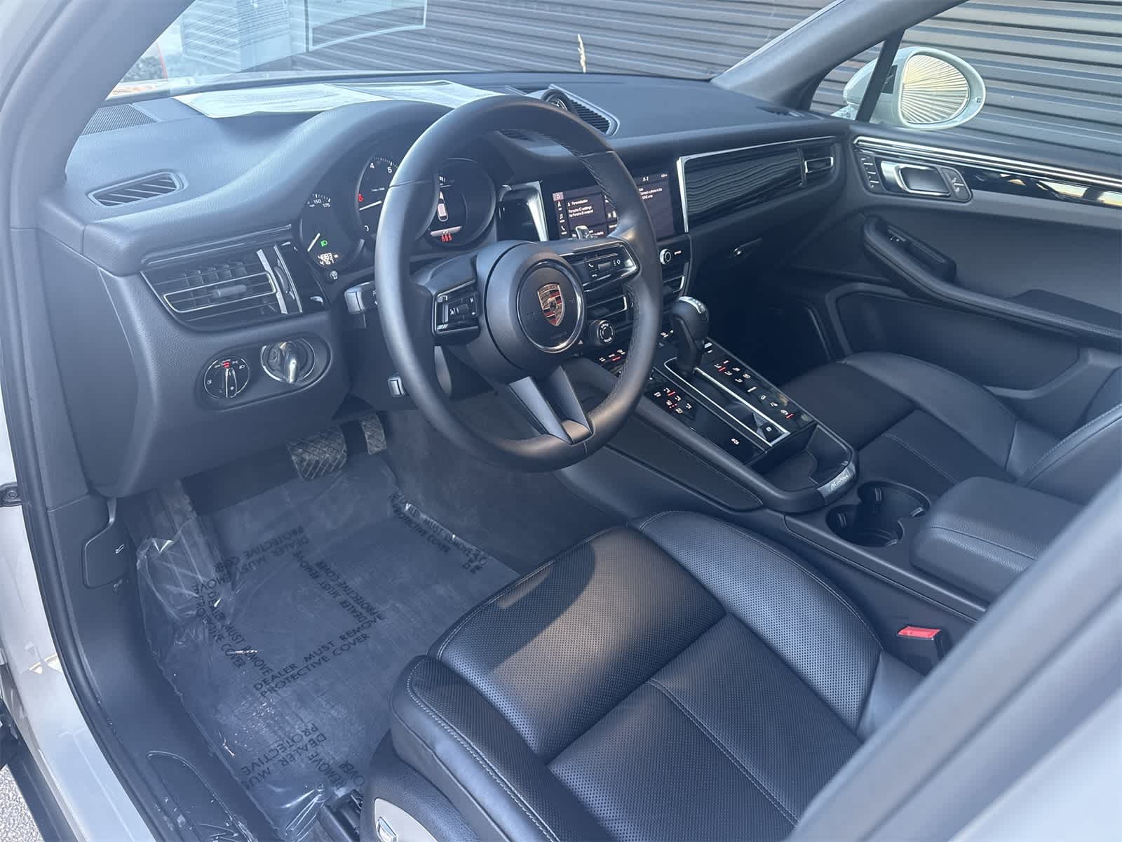 Thumbnail: 2025 Porsche Macan - 26