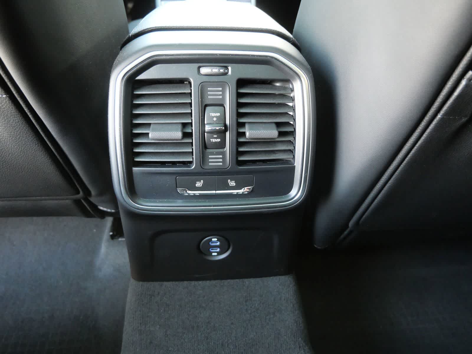 Thumbnail: 2025 Porsche Macan - 13