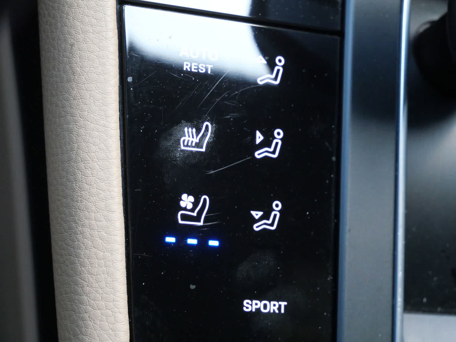 Thumbnail: 2024 Porsche Macan - 19