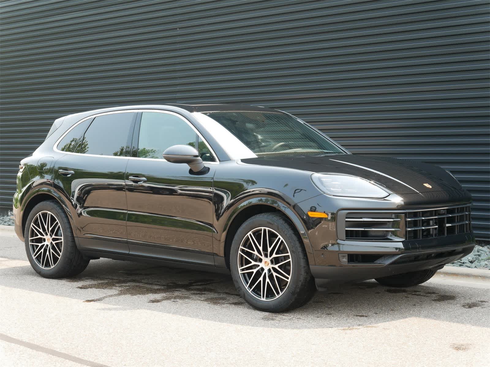 Thumbnail: 2025 Porsche Cayenne - 25