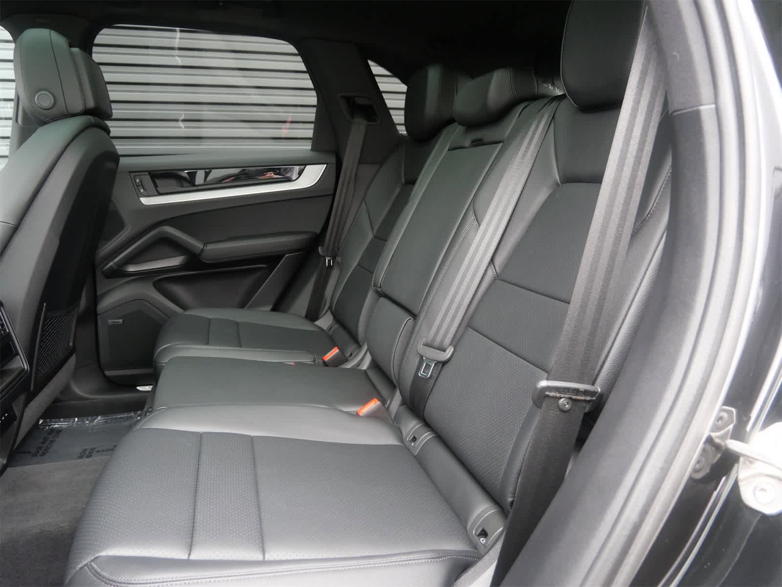 Thumbnail: 2025 Porsche Cayenne - 12