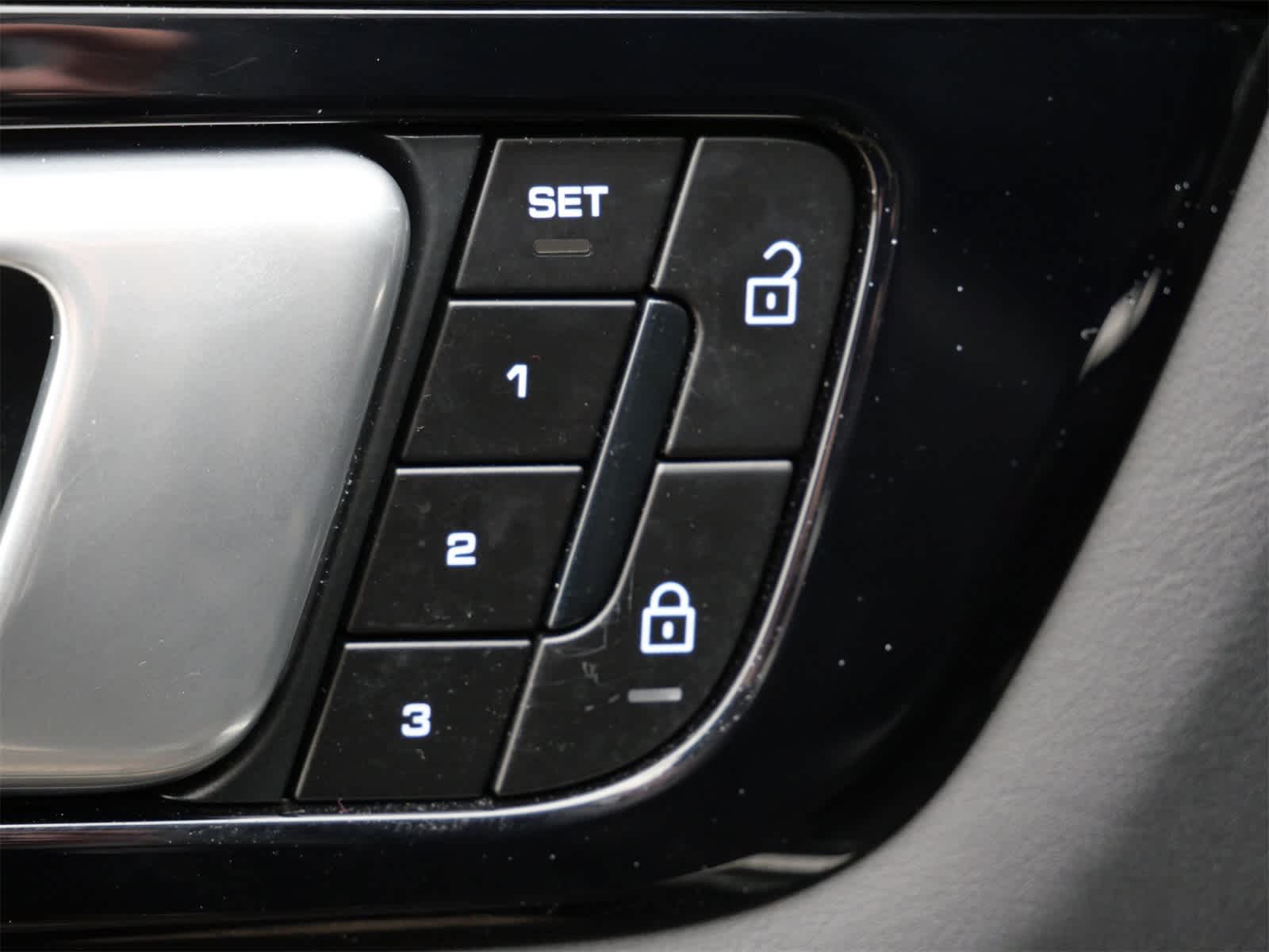 Thumbnail: 2022 Porsche Cayenne - 12