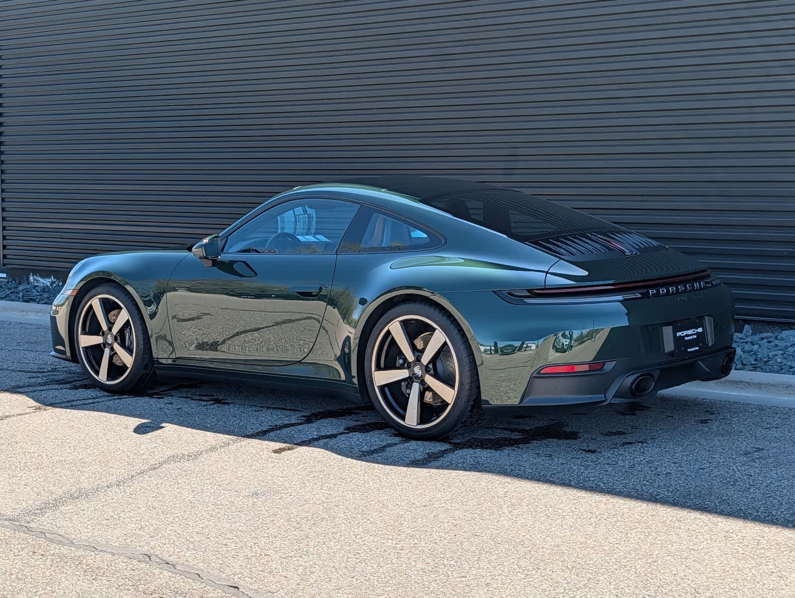 Thumbnail: 2026 Porsche 911 - 3