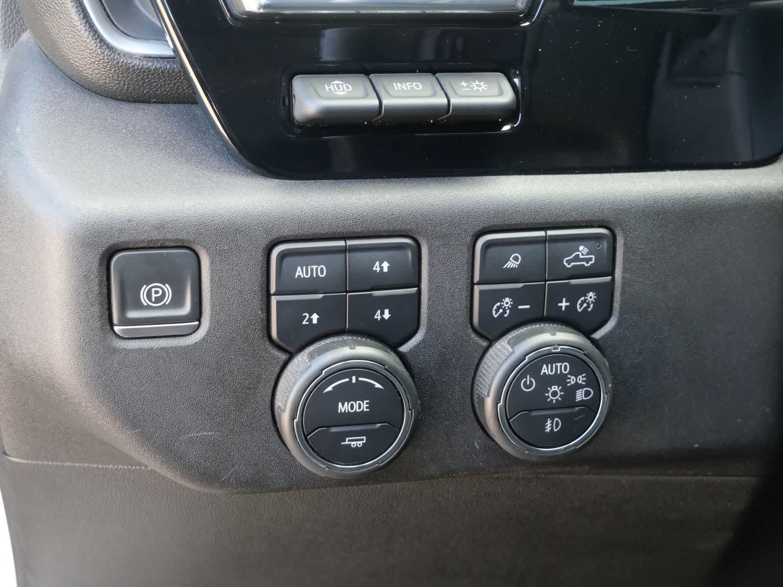 Thumbnail: 2024 Chevrolet Silverado 3500 - 15