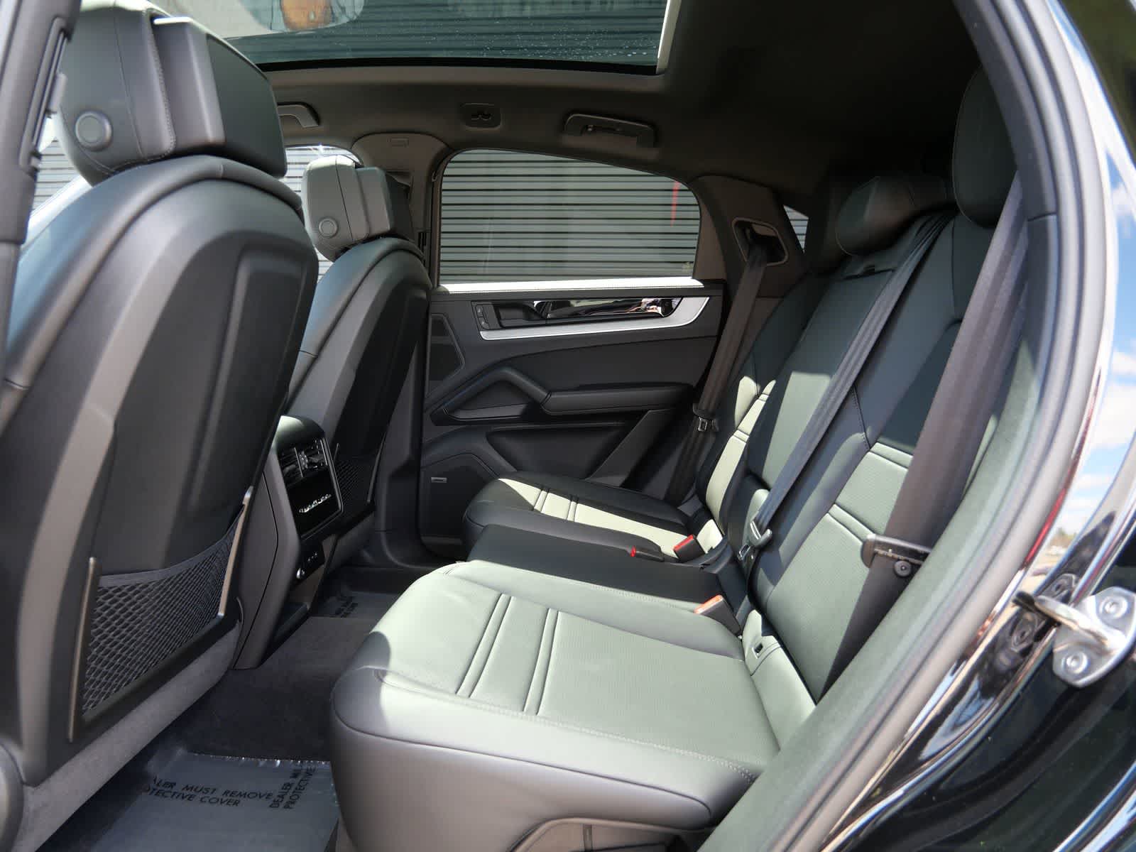 Thumbnail: 2026 Porsche Cayenne - 11