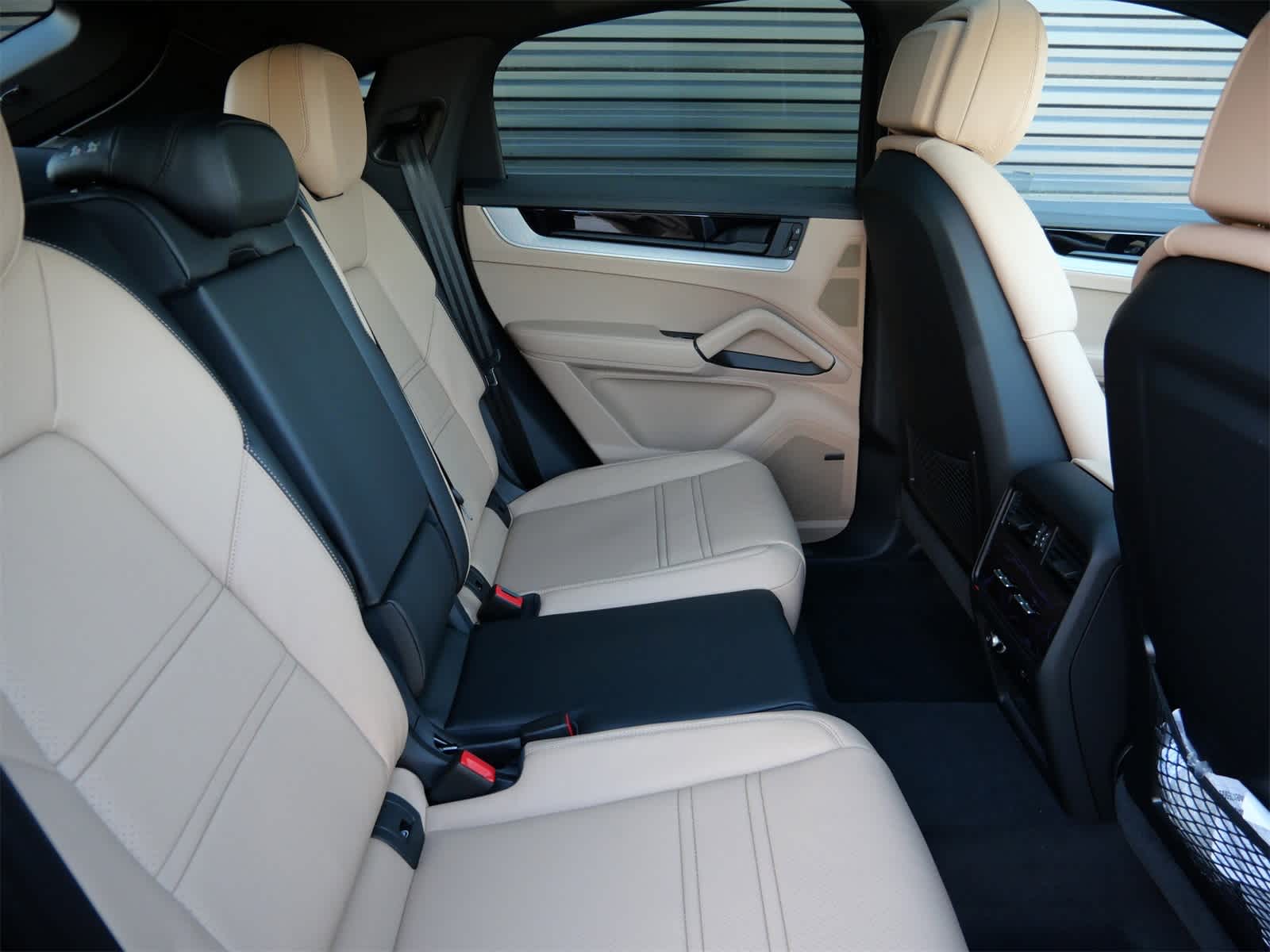 Thumbnail: 2026 Porsche Cayenne - 28