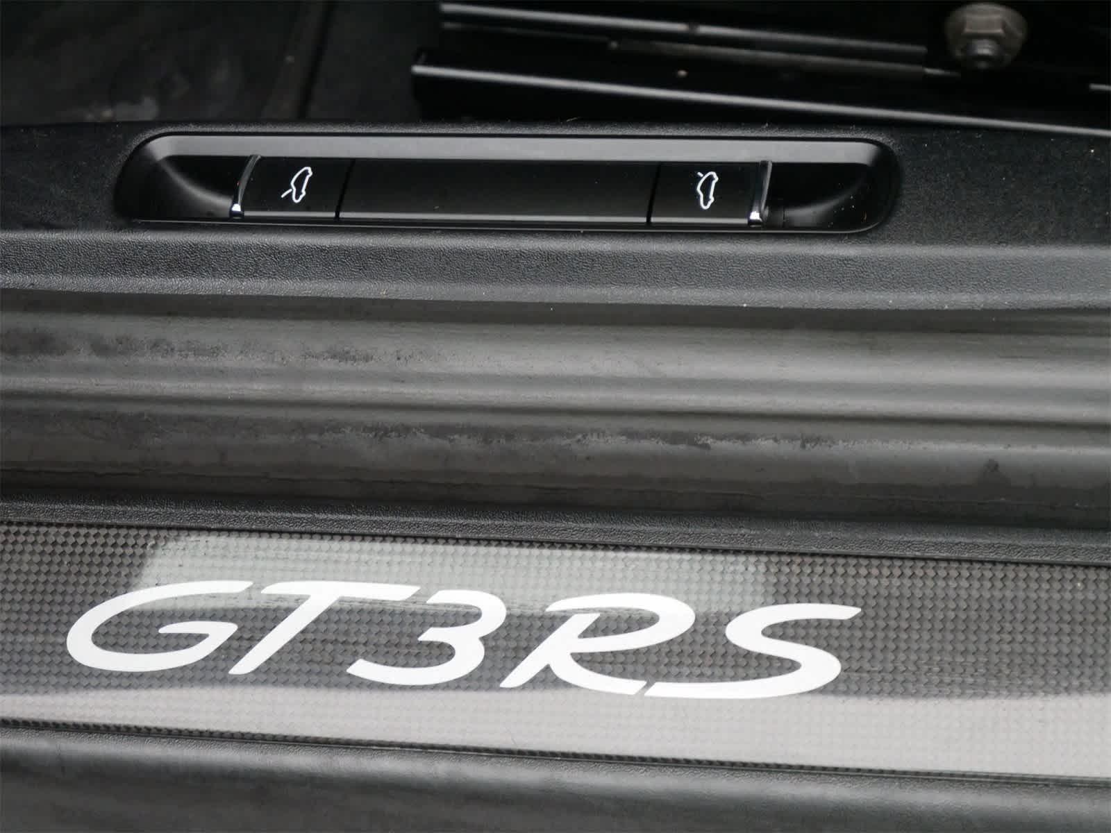 Thumbnail: 2016 Porsche 911 - 11