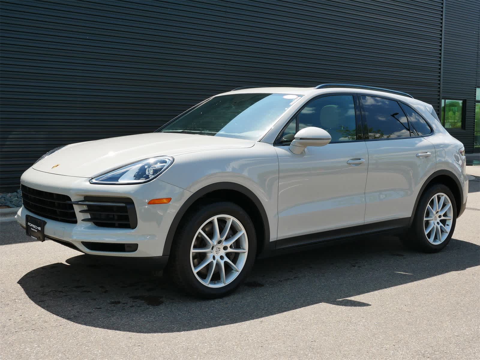 2022 Porsche Cayenne Base Hero Image
