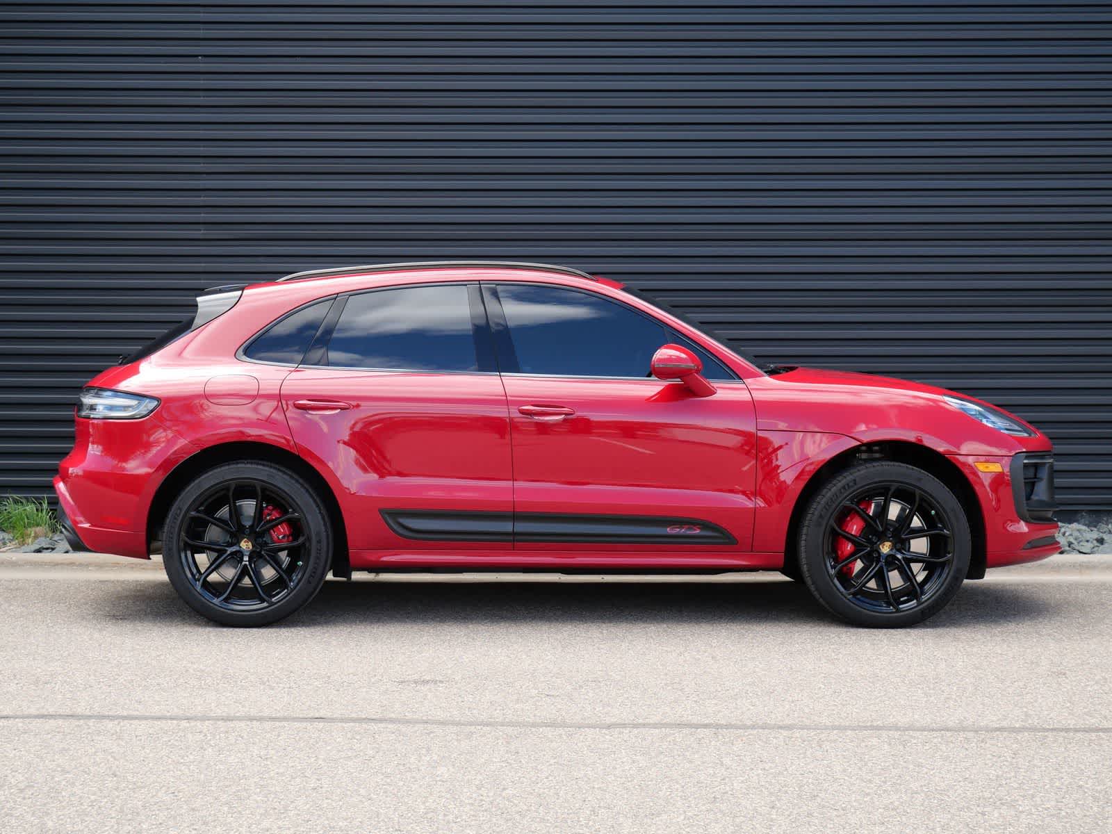 Thumbnail: 2022 Porsche Macan - 27