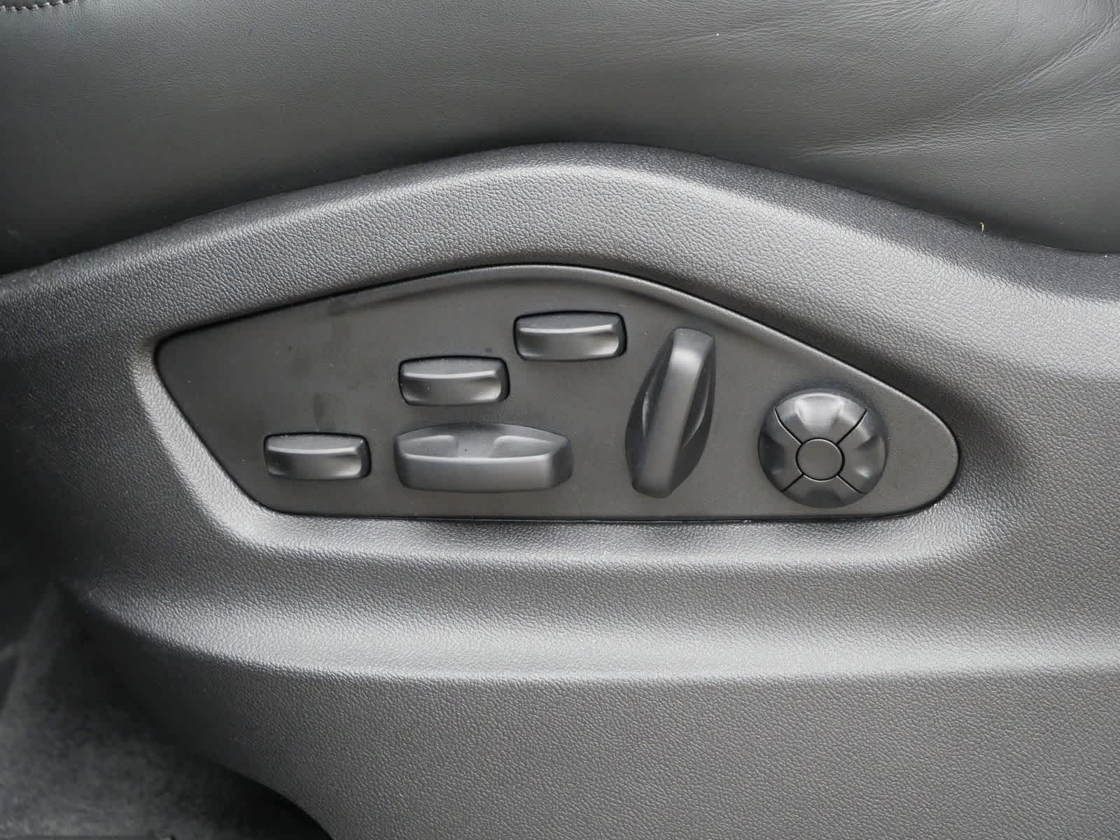 Thumbnail: 2026 Porsche Cayenne - 10