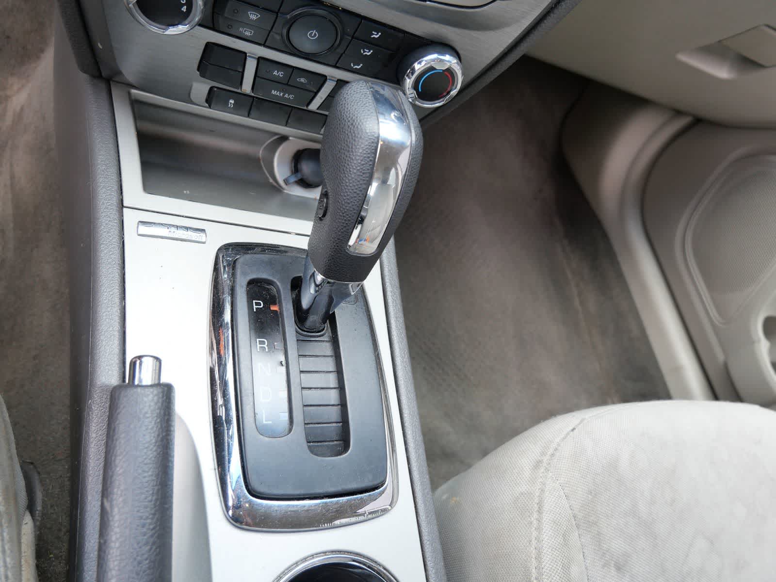 Thumbnail: 2010 Ford Fusion - 14