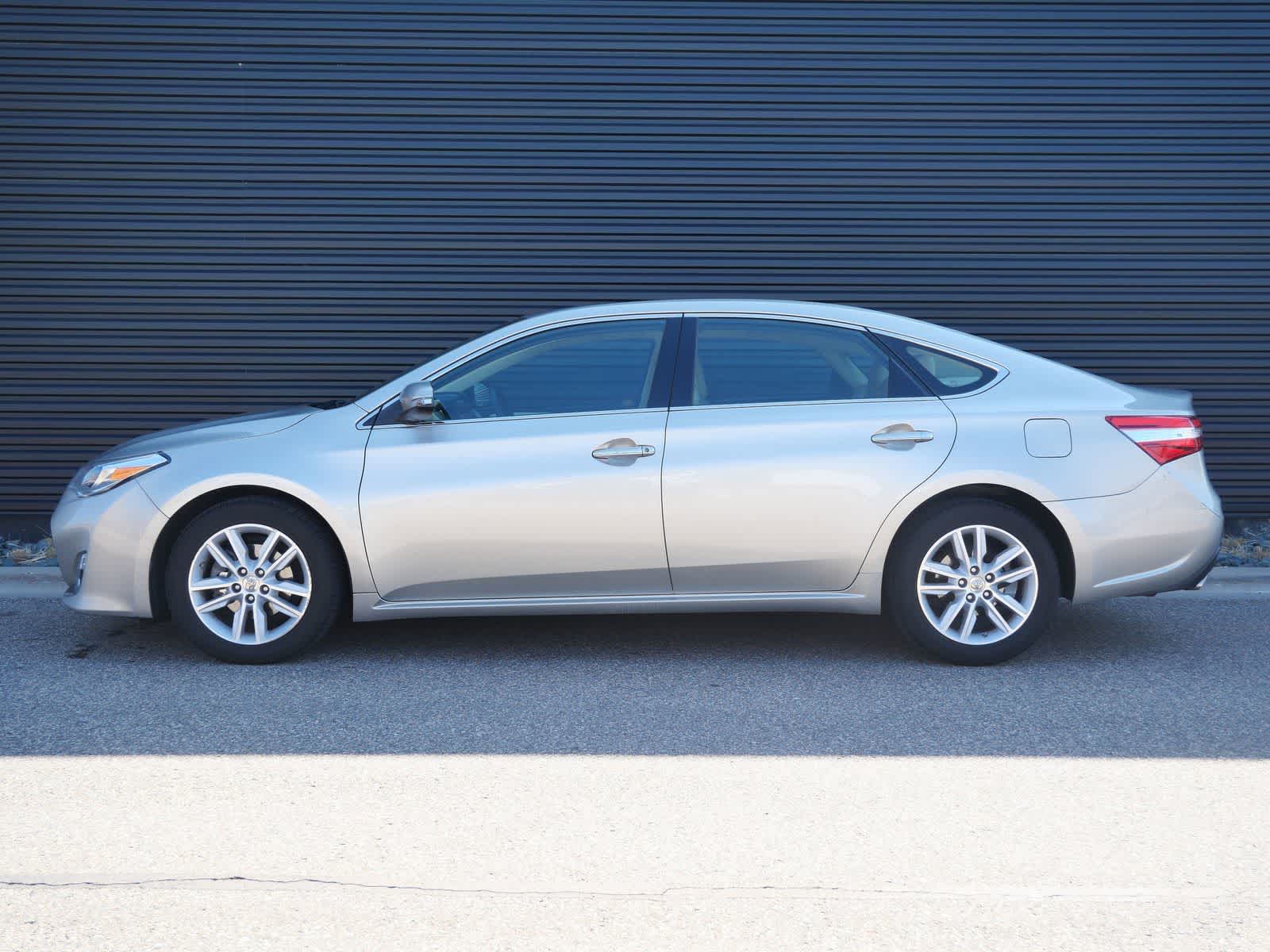 Thumbnail: 2013 Toyota Avalon - 2
