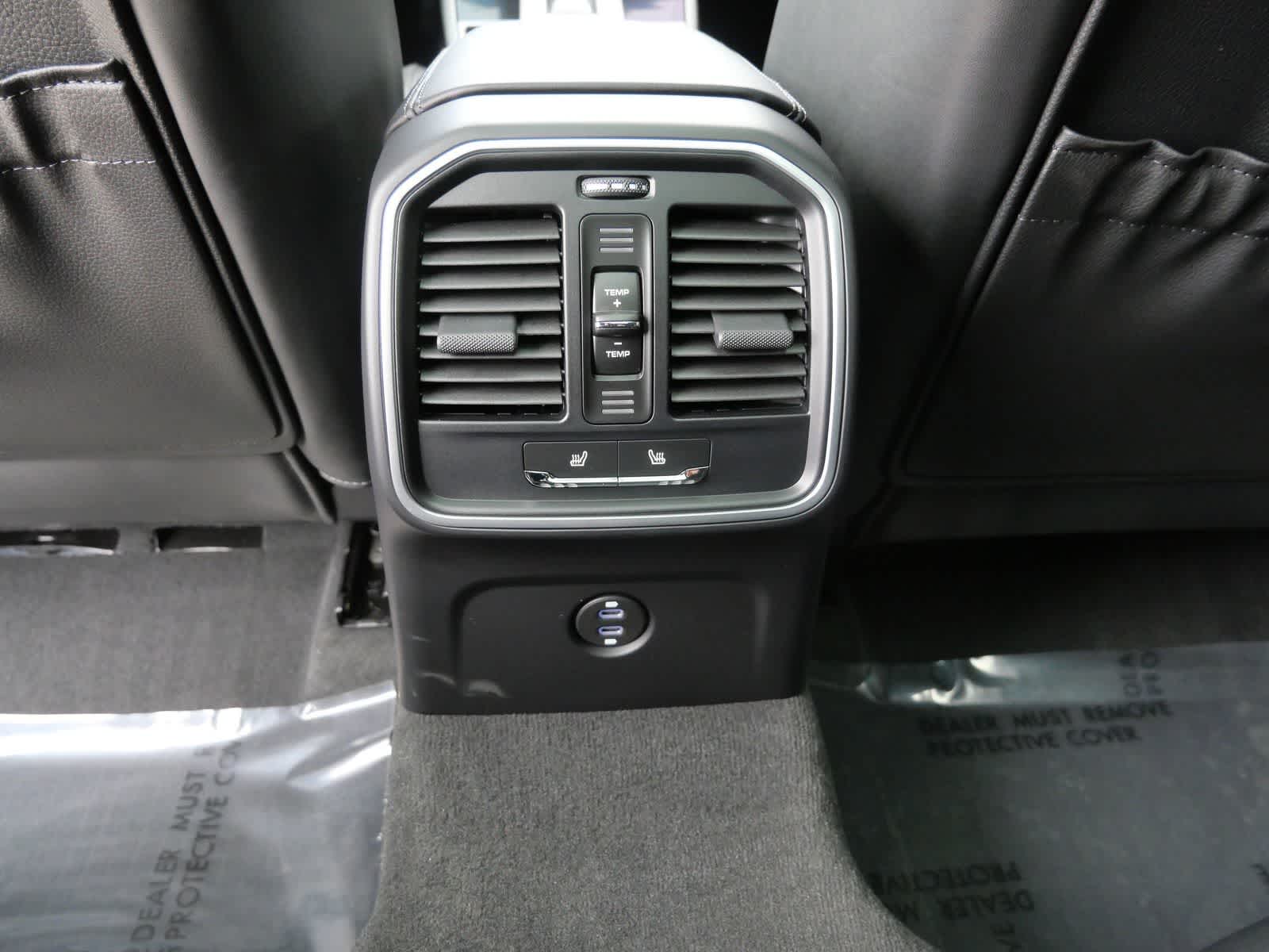 Thumbnail: 2026 Porsche Macan - 13