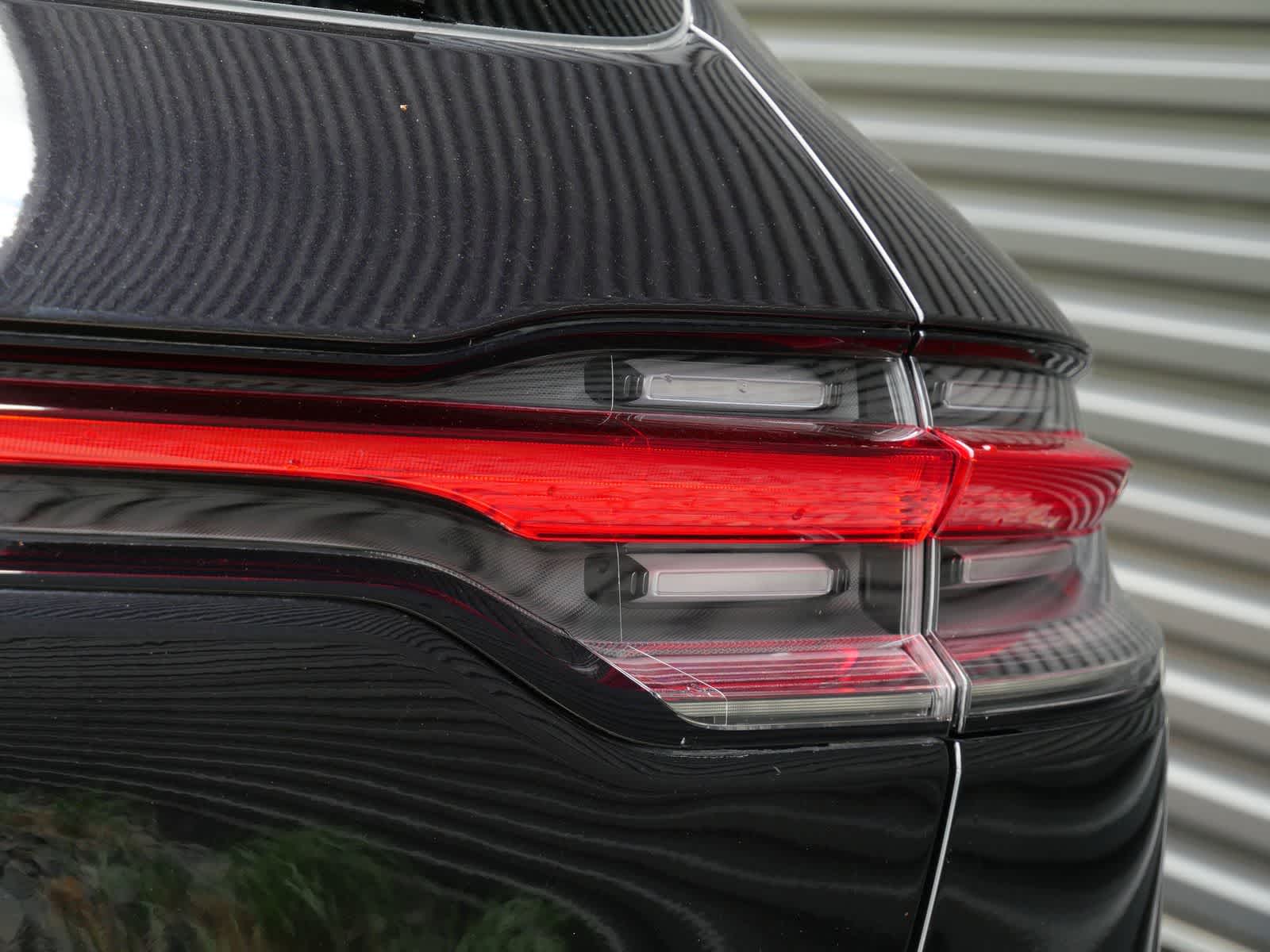 Thumbnail: 2025 Porsche Macan - 8