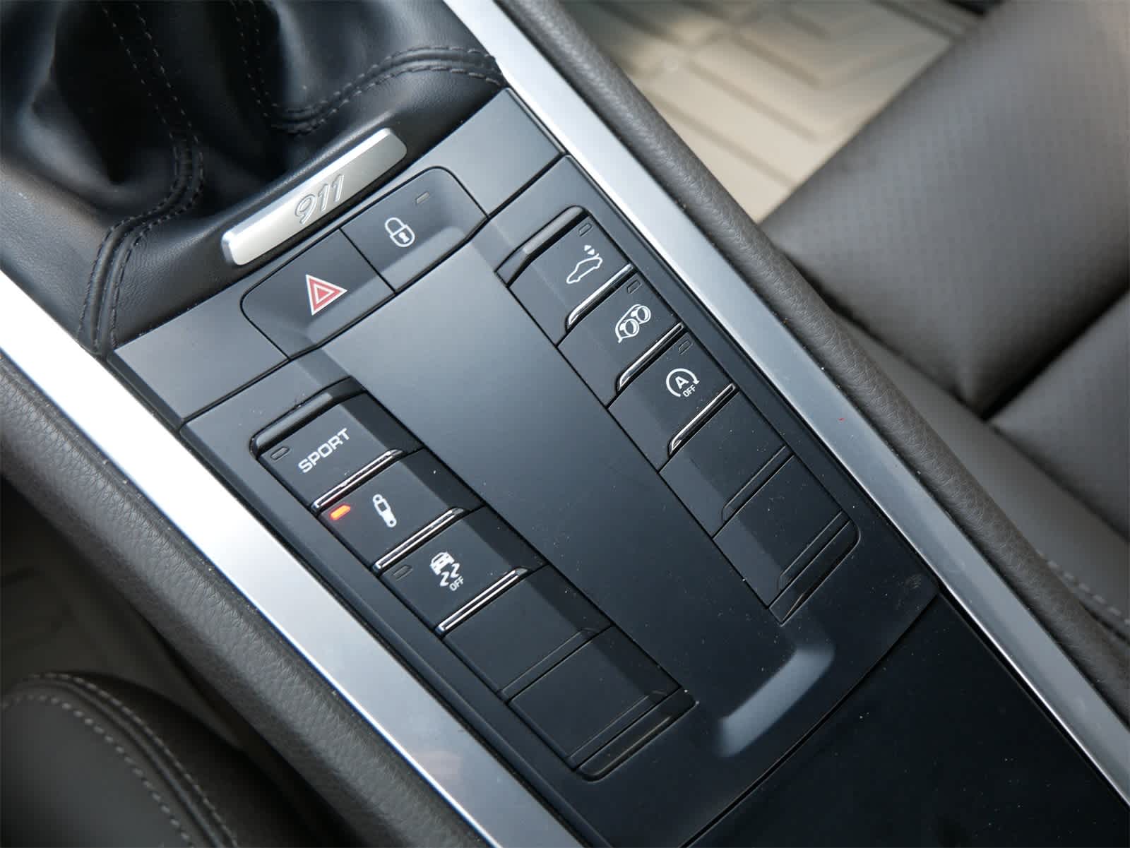 2018 Porsche 911 Carrera 15