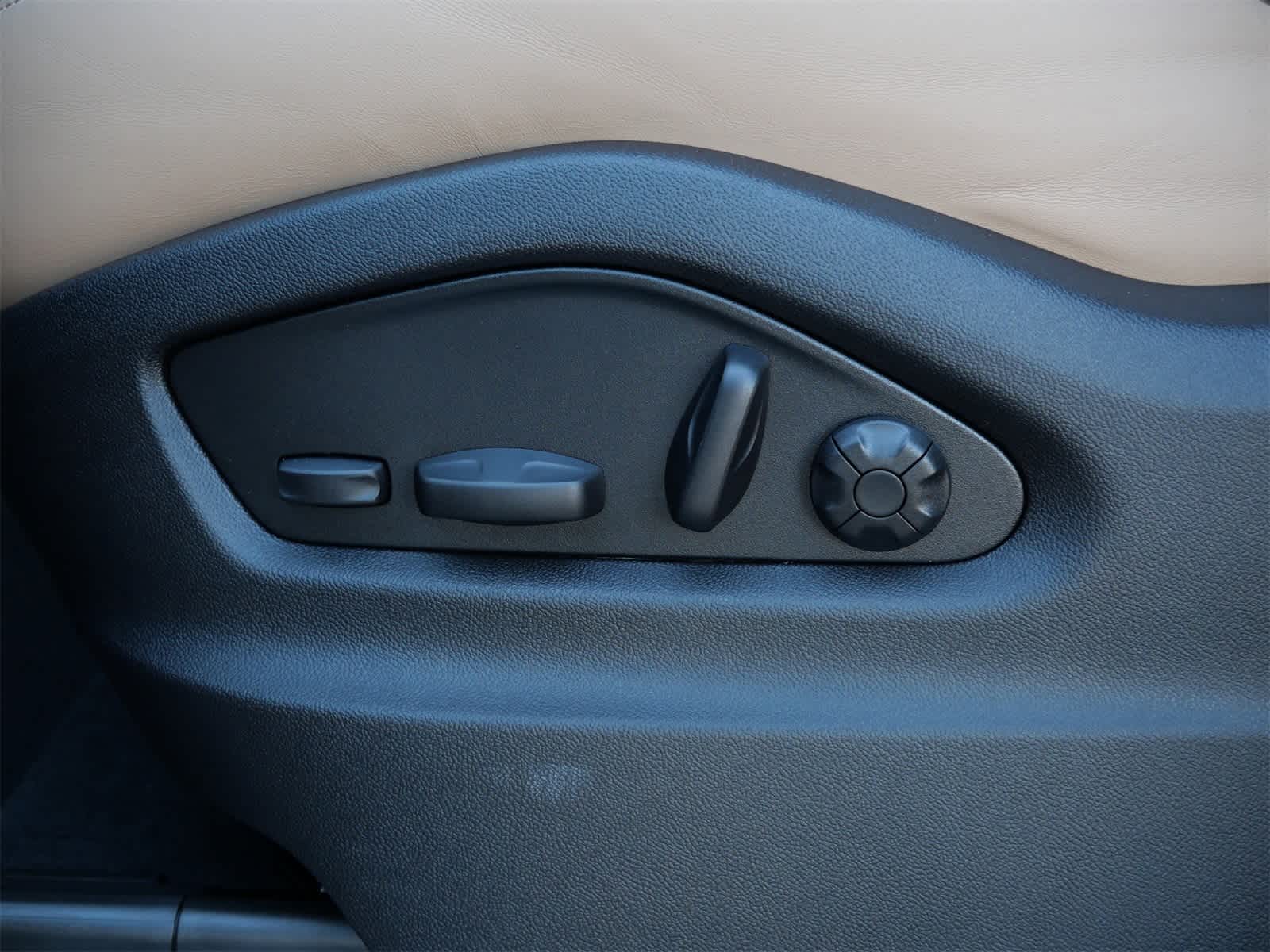 Thumbnail: 2026 Porsche Cayenne - 13