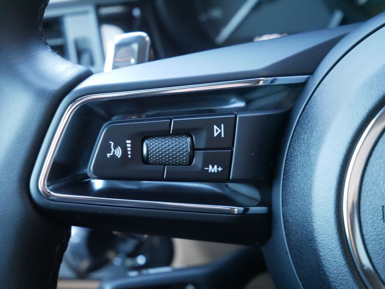 Thumbnail: 2025 Porsche Macan - 19