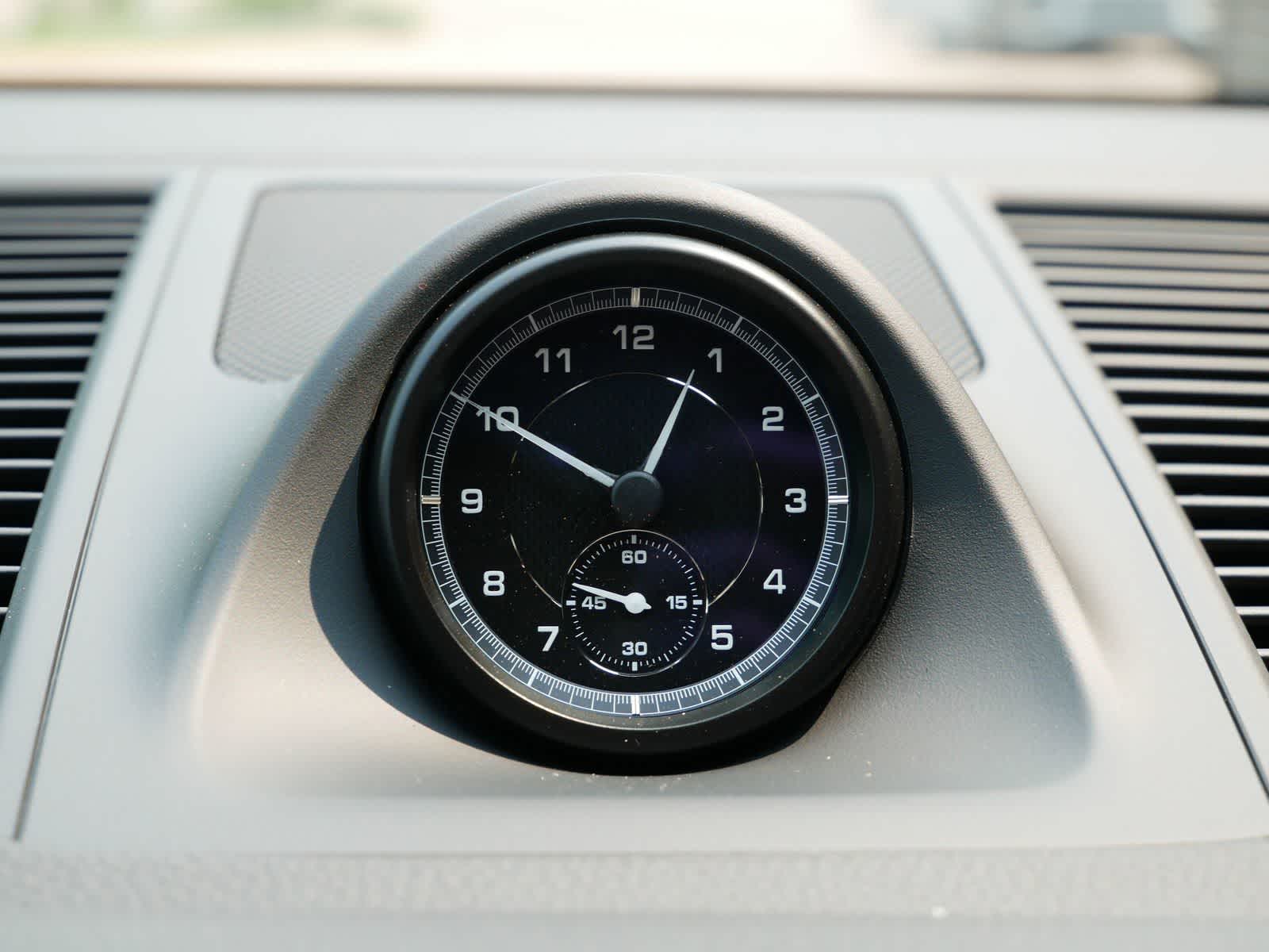 Thumbnail: 2025 Porsche Macan - 15