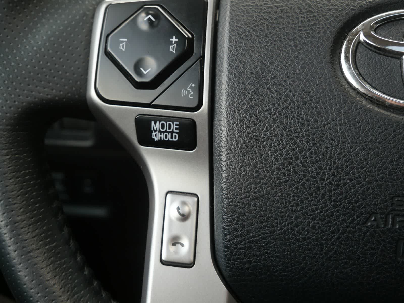 Thumbnail: 2022 Toyota 4Runner - 23