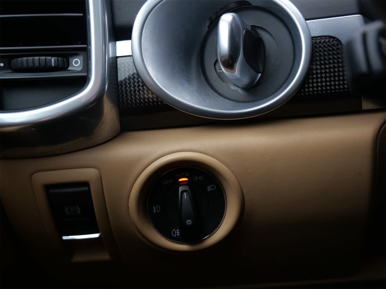 Thumbnail: 2014 Porsche Cayenne - 16