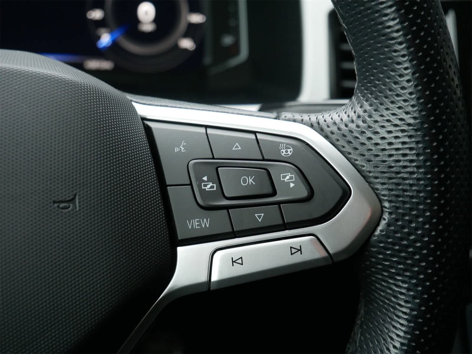 Thumbnail: 2022 Volkswagen Atlas - 16