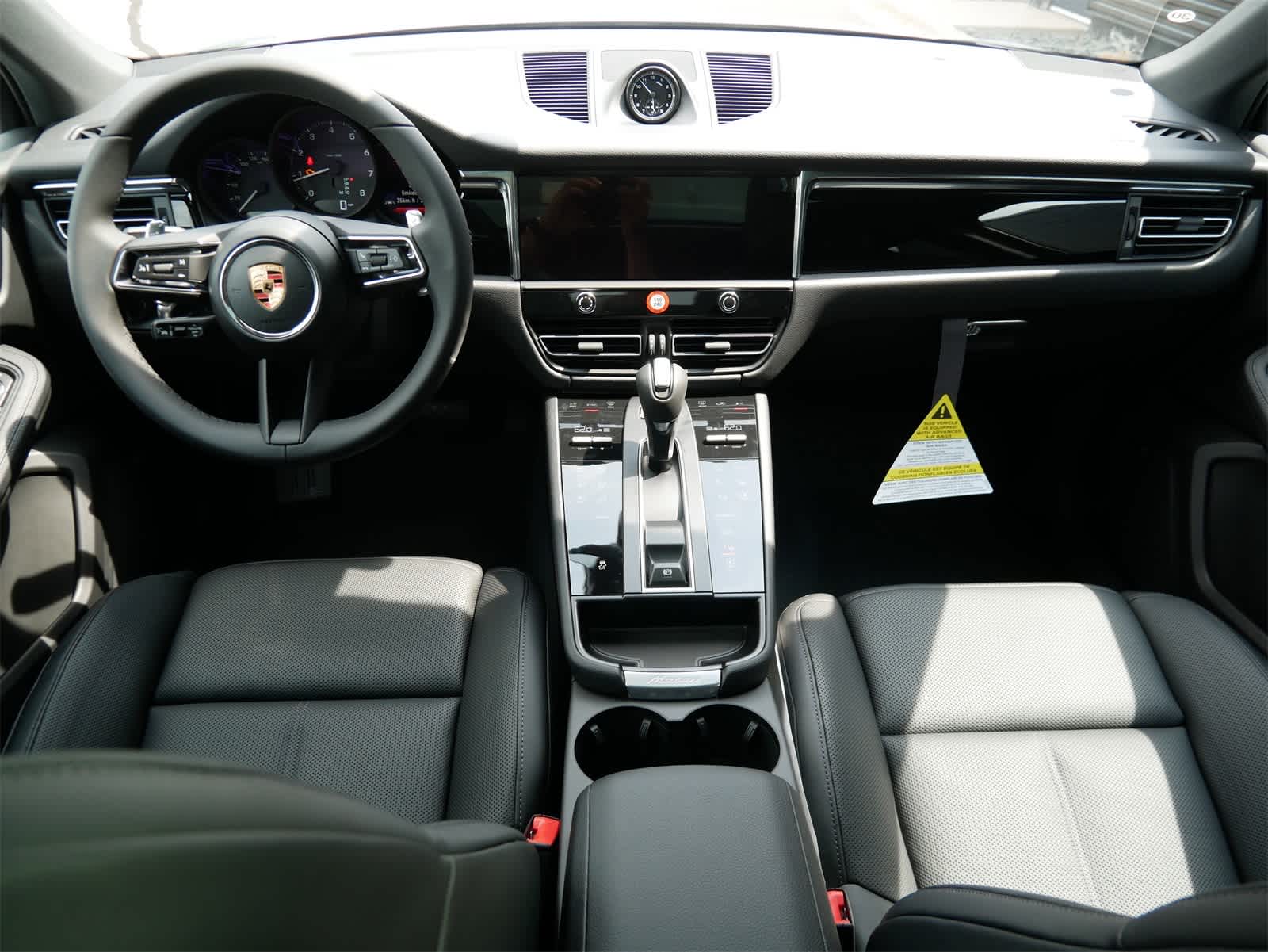 Thumbnail: 2026 Porsche Macan - 8