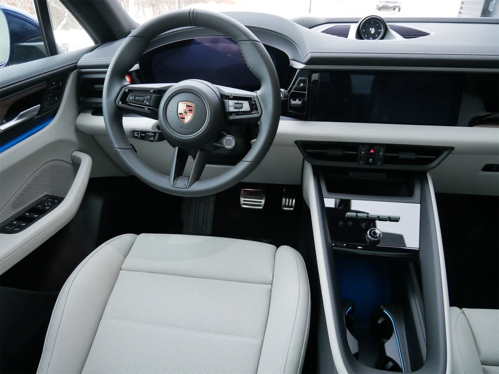 Thumbnail: 2025 Porsche Macan - 9