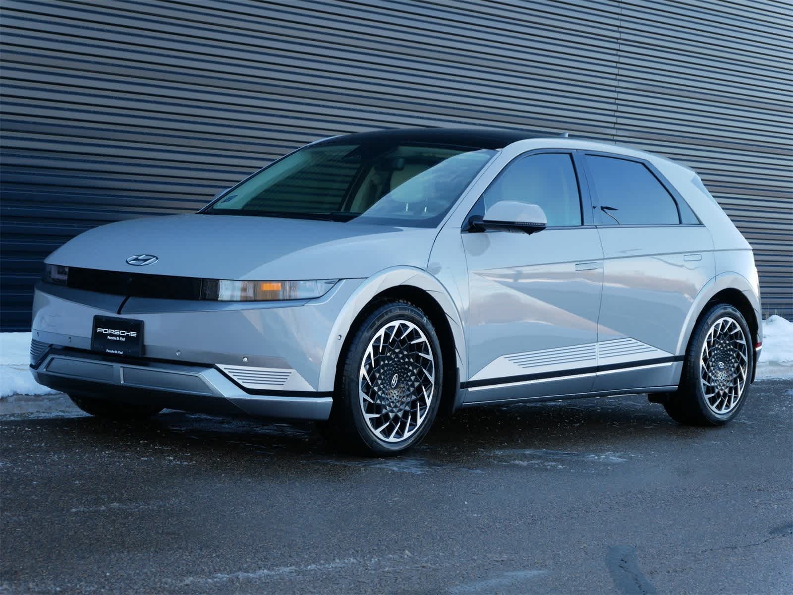 Thumbnail: 2024 Hyundai Ioniq 5 - 1