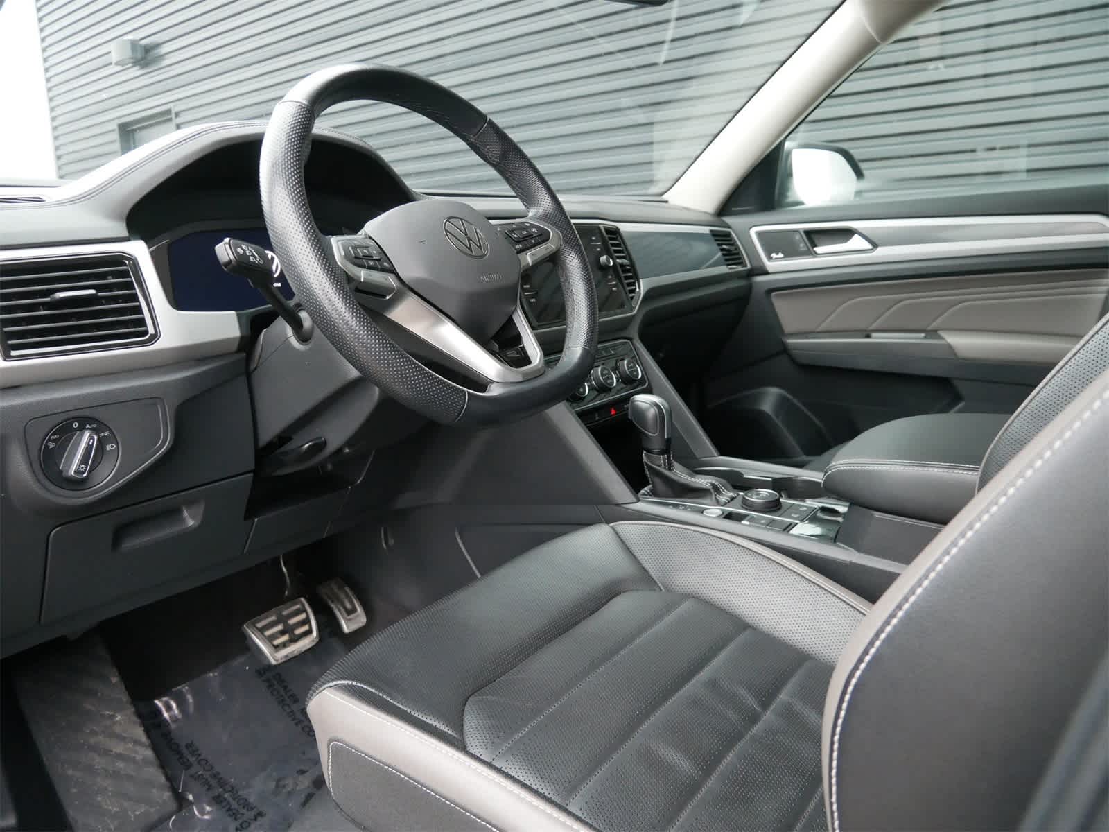 Thumbnail: 2022 Volkswagen Atlas - 4