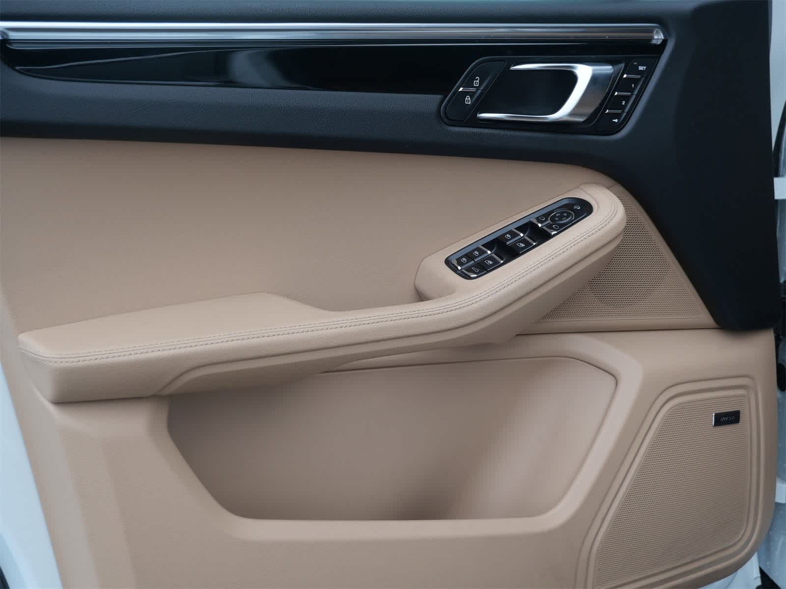 Thumbnail: 2024 Porsche Macan - 9