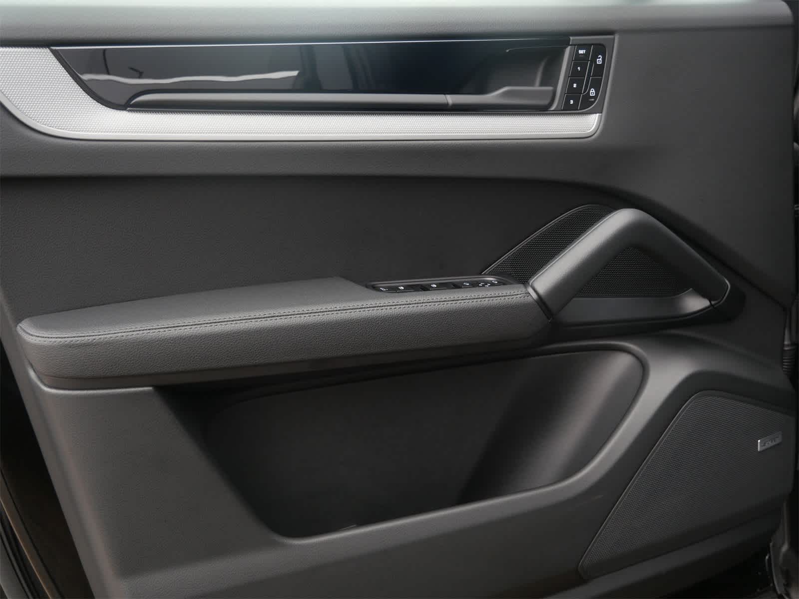 Thumbnail: 2025 Porsche Cayenne - 9