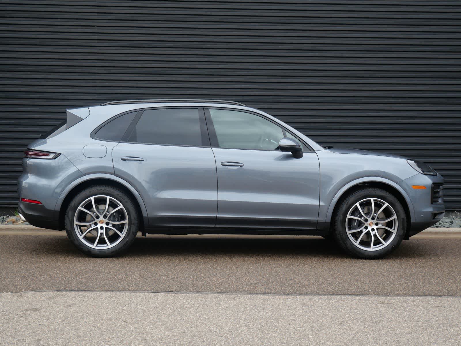 Thumbnail: 2026 Porsche Cayenne - 26